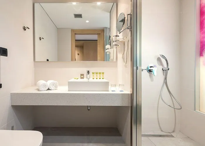 Blue Lagoon Ocean فندق بساليدي